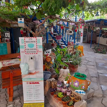 Antonios Couette-café
