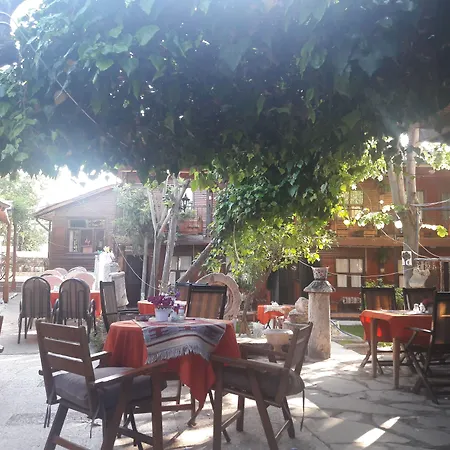 فندق مبيت وإفطار Antonios 2*