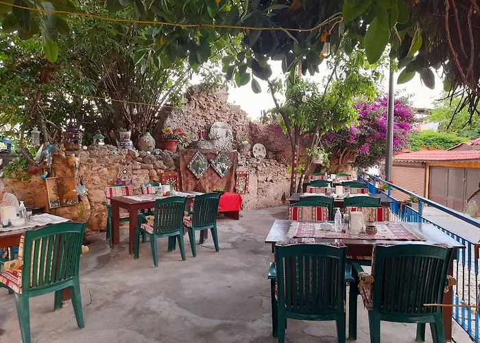 Antonios Bed & Breakfast Side