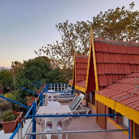 לינה וארוחת בוקר Antonios 2*