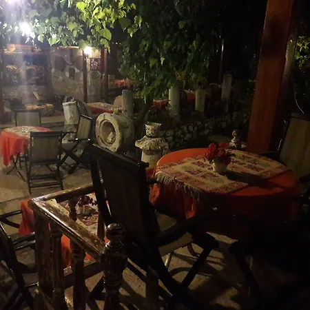 Antonios Oda ve Kahvaltı Side