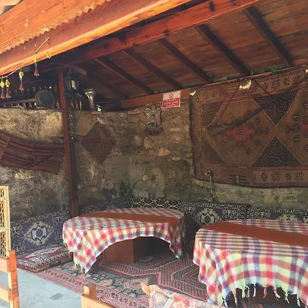 לינה וארוחת בוקר Antonios