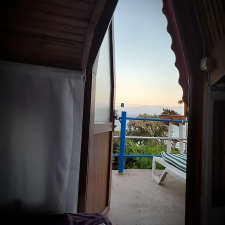 Antonios Oda ve Kahvaltı 2*