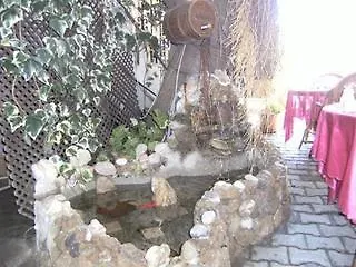 לינה וארוחת בוקר Antonios