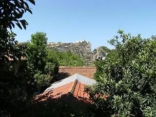 לינה וארוחת בוקר Antonios