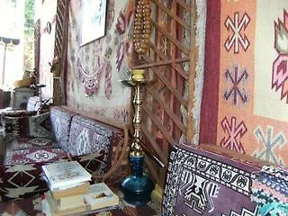 Antonios Bed & Breakfast 2*