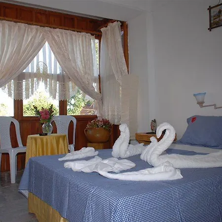 Couette-café Antonios 2*