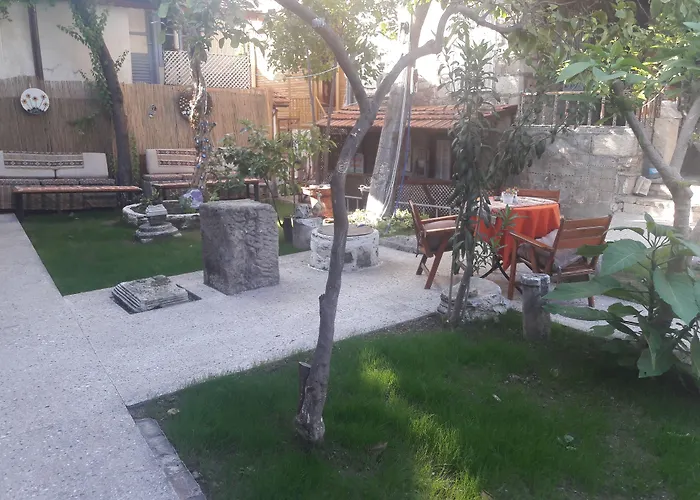 Antonios Bed & Breakfast 2*