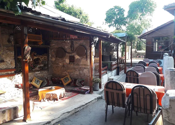 Oda ve Kahvaltı Antonios Side