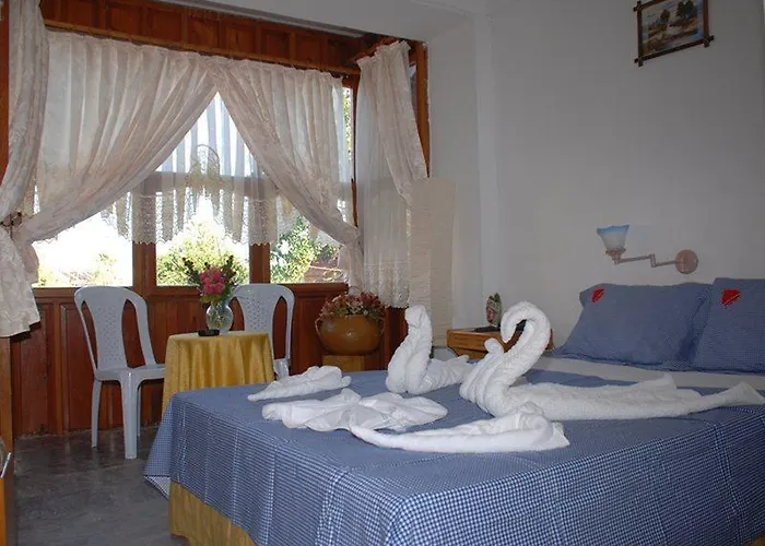 Oda ve Kahvaltı Antonios 2*