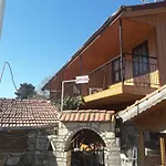 Antonios Bed and Breakfast 2*