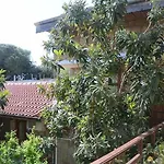 Antonios Bed and Breakfast 2*