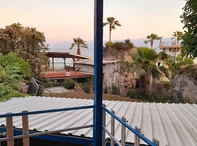 Antonios Bed and Breakfast 2*