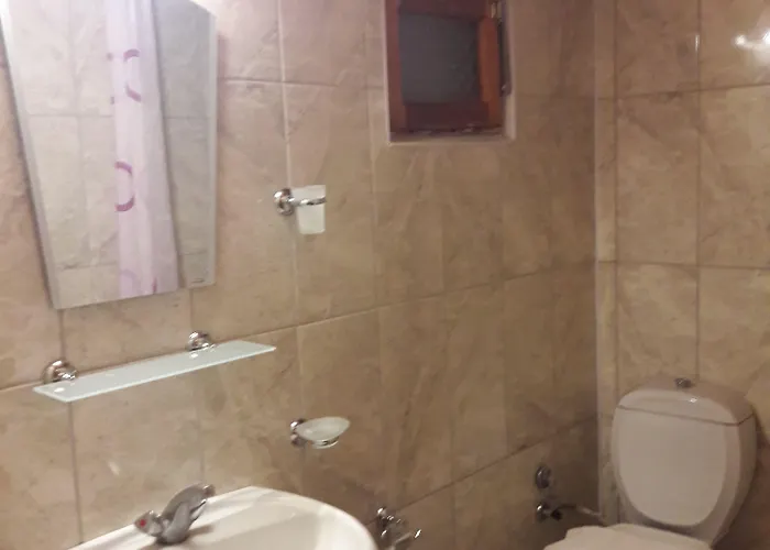 Antonios Bed & Breakfast 2*