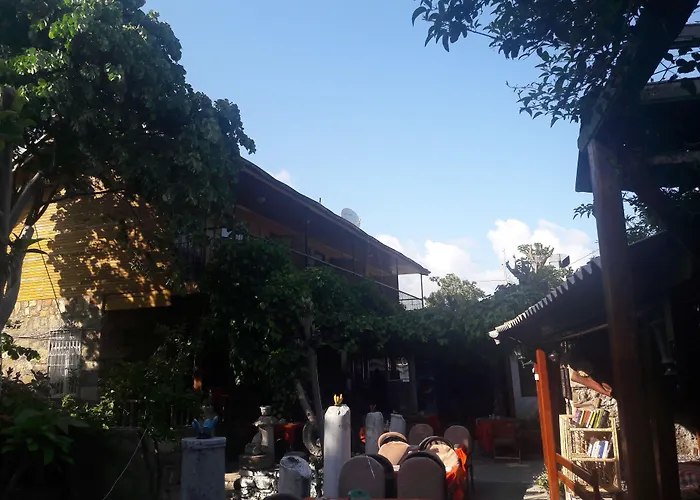 Antonios Bed and Breakfast 2*