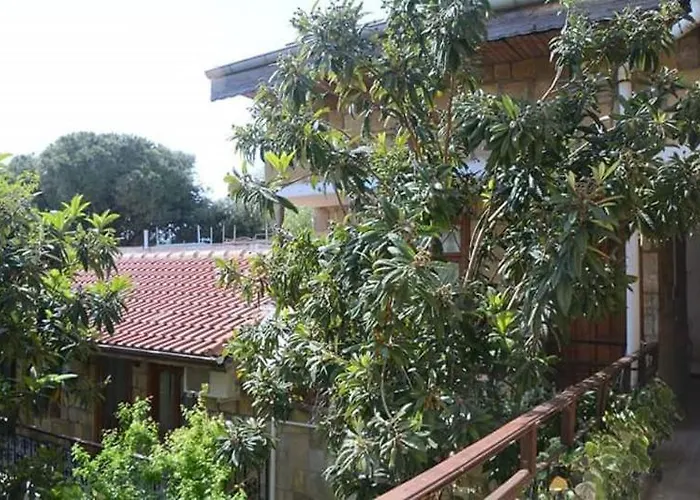 Antonios Bed and Breakfast 2*